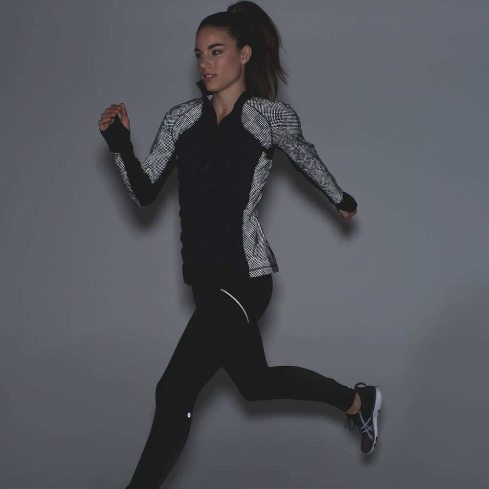 HTF GUC Lululemon Race With Grace 1/2 Zip II *Lights Out Sz4